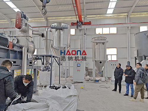 ߺ + ˫﮵ͭƬ豸ռԴǧг